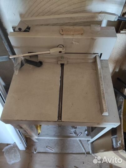 Резак гильотинный для бумаги