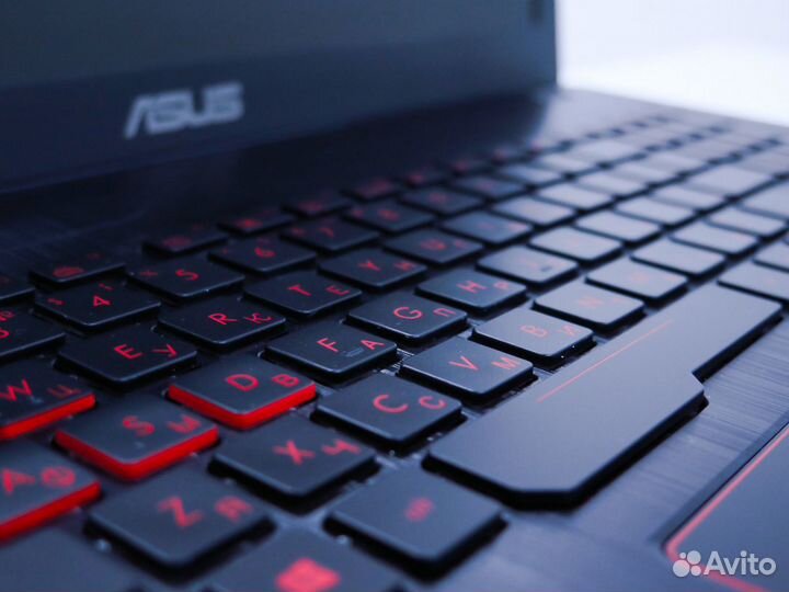 Игровой ноутбук ROG i7-7700HQ/GTX 1060