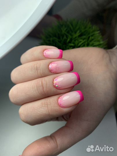 Маникюр педикюр