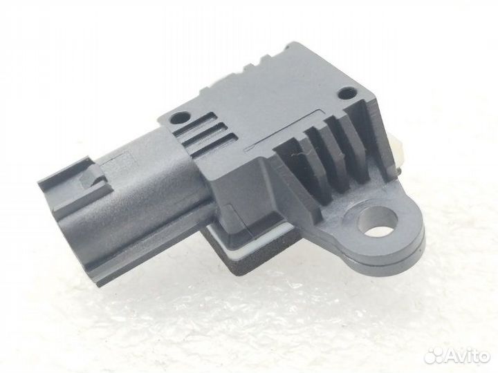 Датчик удара передний левый Land Rover Discovery 5