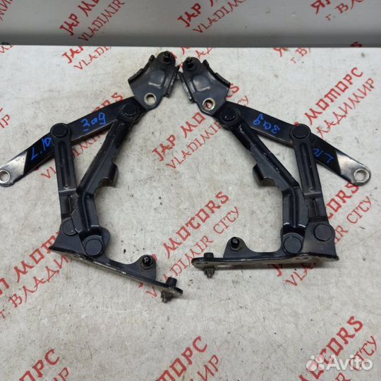 Петля крышки багажника Mitsubishi Lancer 10 CY4A