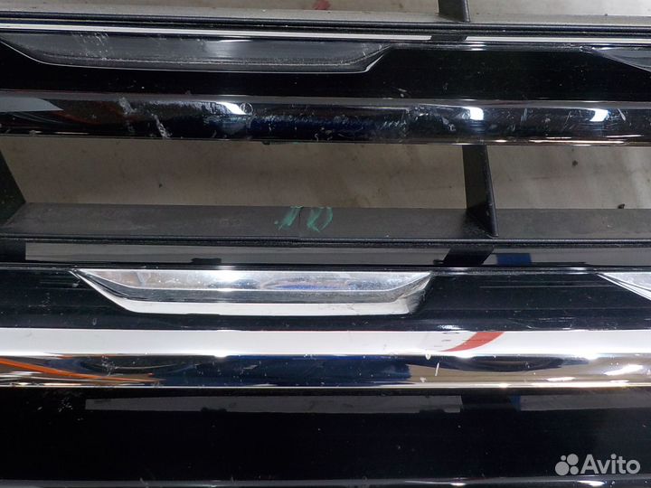 Решетка радиатора Volkswagen Tiguan
