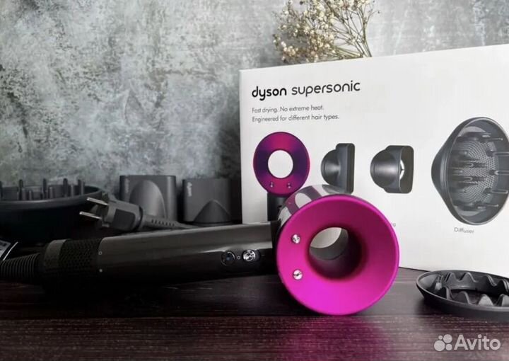 Фен Dyson Supersonic HD08 + набор расчесок Dyson
