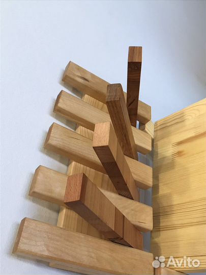 Вешалка настенная из дерева