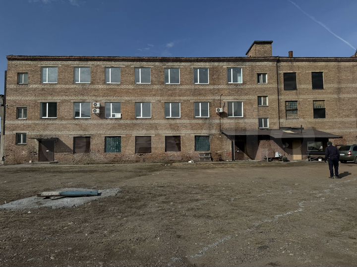 Здание, 1300 м²