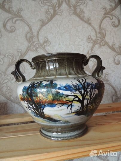 Глиняная ваза для интерьера с росписью