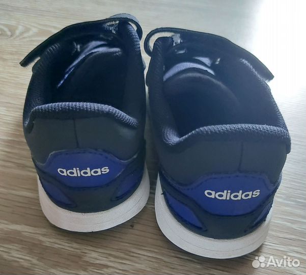 Кроссовки adidas
