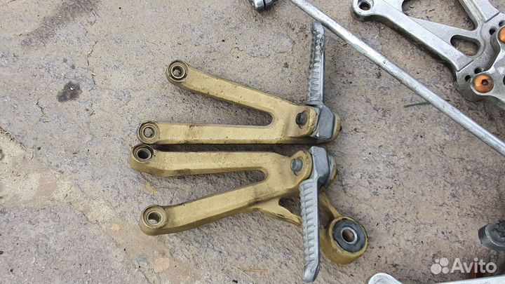 Подножки / кронштейн Yamaha YZF-R1 Ямаха Р1 98-01