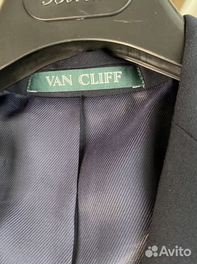 Костюм van cliff 140 см в отличном состоянии