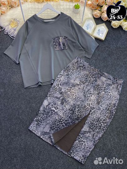 Костюм женский с юбкой кожа питон от 52 до 62