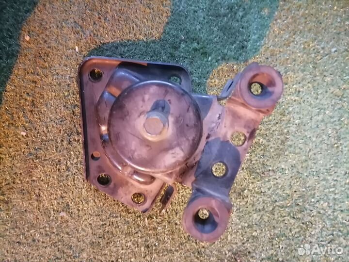 Опора двигателя (подушка двс) передняя левая EC01