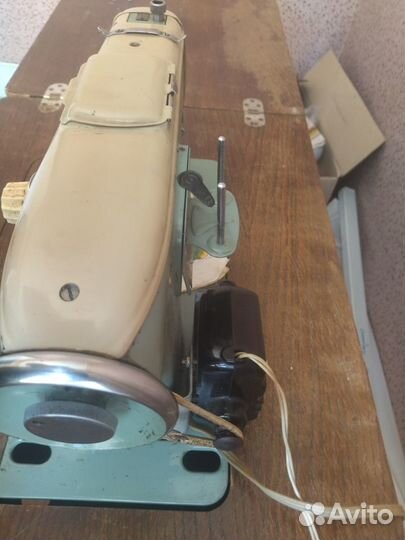 Швейная машинка LADA чехословакия