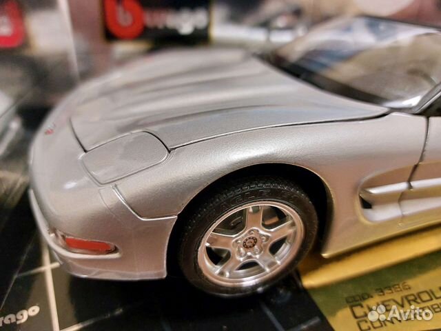 Коллекционная модель Chevrolet Corvette 1:18