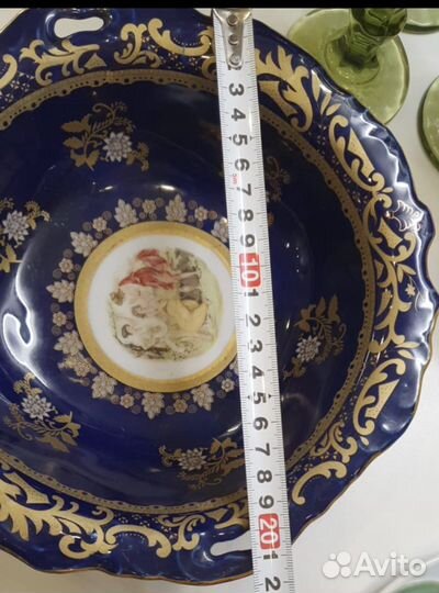 Блюдо на ножке