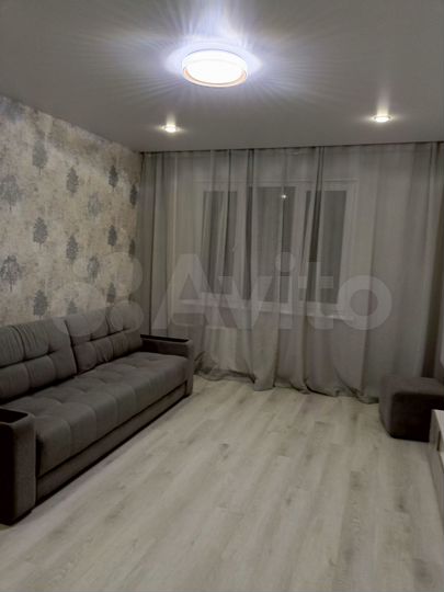2-к. квартира, 52 м², 8/10 эт.