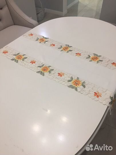 Салфетка/дорожка на стол. Новая