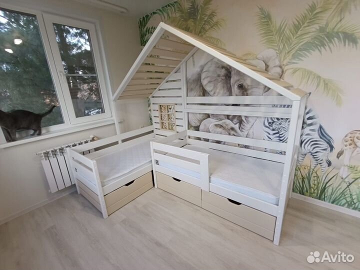 Детская кроватка домик угловая