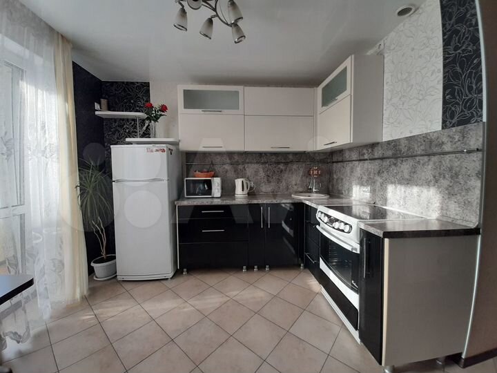 2-к. квартира, 50 м², 1/10 эт.