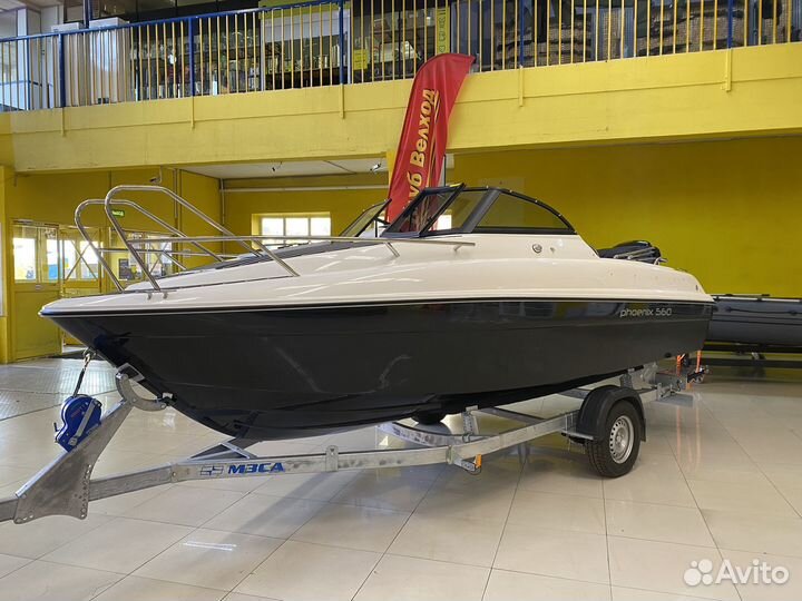 Катер Phoenix 560 с мотором