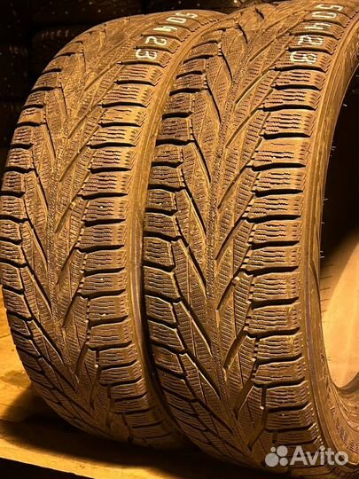 Nokian Tyres Hakkapeliitta R2 SUV 215/65 R17 103R