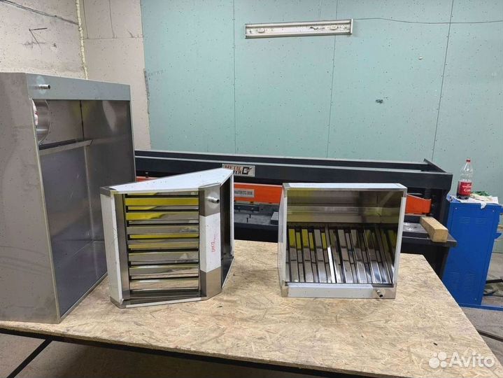 Зонт вытяжной с жироуловителем