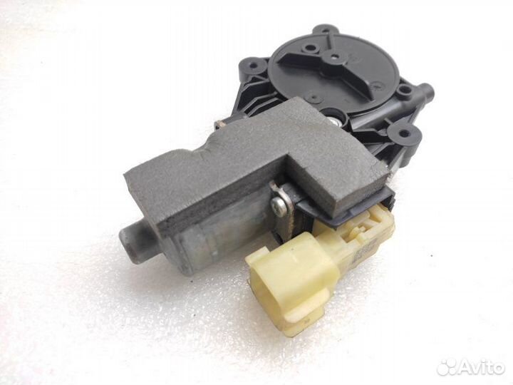 Моторчик стеклоподъемника задний левый Land Rover