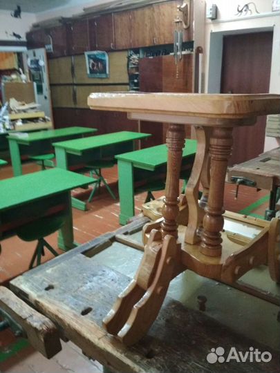 Столик и зеркало ручная работа