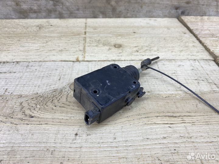 Активатор замка крышки бензобака BMW Е36