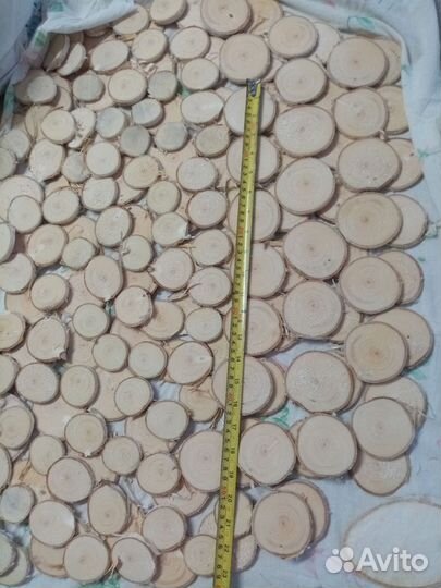 Слэб дерева и спилы