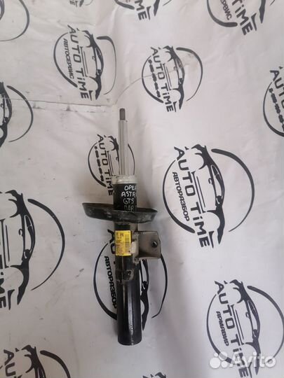 Стойка амортизатора передняя правая opel astra j