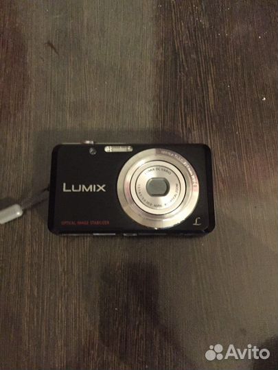 Компактный фотоаппарат какмера