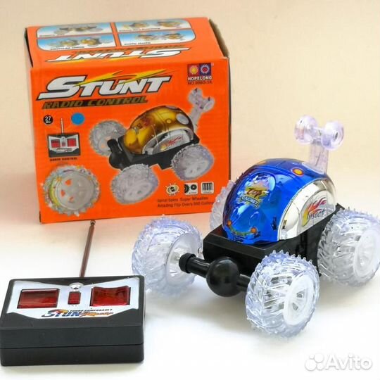 Машинка перевертыш с цветными колесами