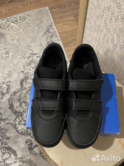 Кроссовки для мальчика новые Adidas 36 размер