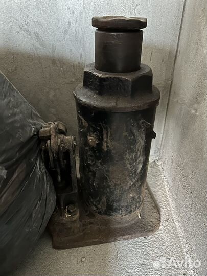 Домкрат гидравлический