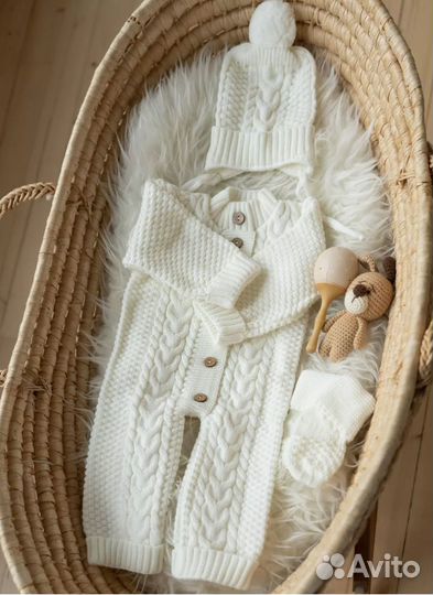 Вязаный детский комплект