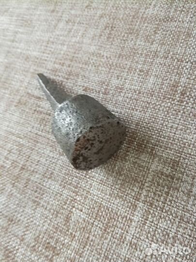 Кованная бабка для отбивания косы (СССР)