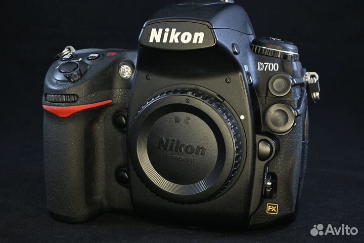 Nikon D700 body + Nikon MB-D10