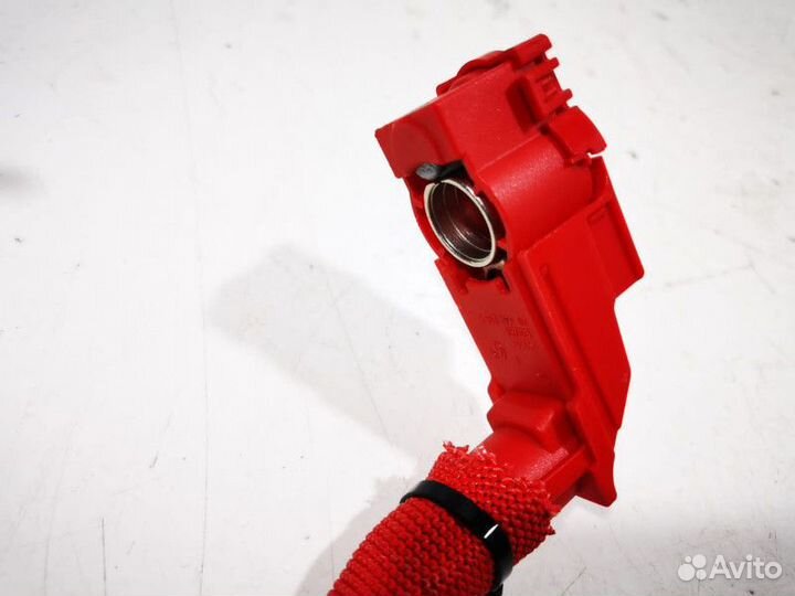 Плюсовой провод аккумулятора BMW X3 G01 2020