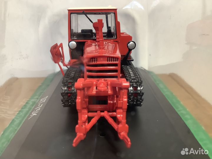 Модель трактора дт-75К 1:43 Ашет