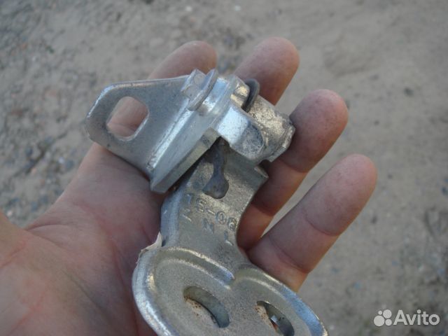 Фокус 3 Петля двери передней левой Focus 3 2011-18