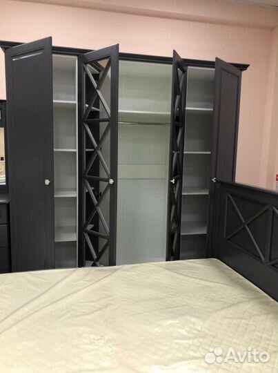 Спальный гарнитур