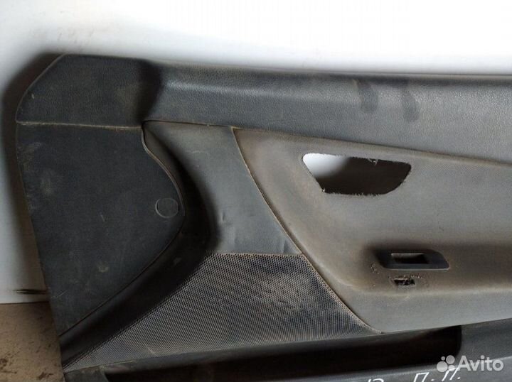 Обшивка двери передняя правая Nissan Primera P12