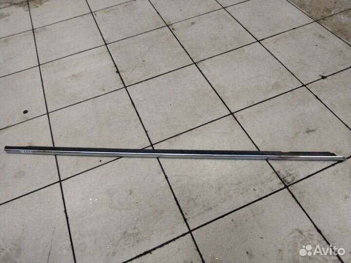 Бархотка внешняя на дверь передняя правая