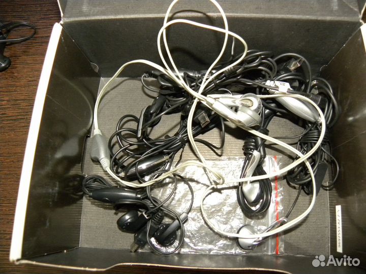 Hdmi кабеля, наушники к сотовым, кабеля итд