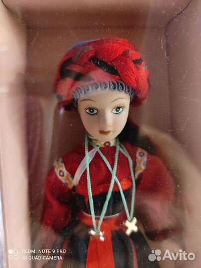 Кукла фарфоровая Тульский костюм