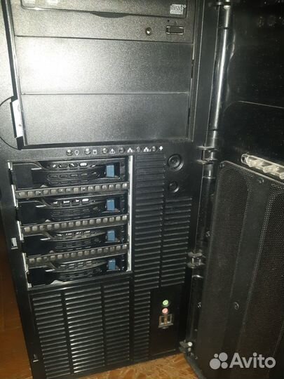 Сервер Asus TS700-X7/PS4