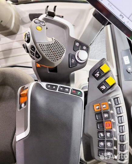 Комбайн Claas Lexion, 2022
