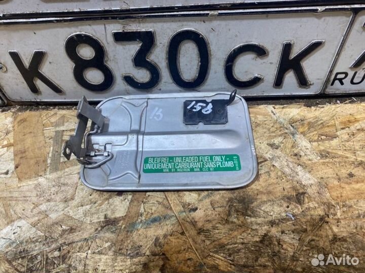 Лючок бензобака Volkswagen Passat B3 1.8