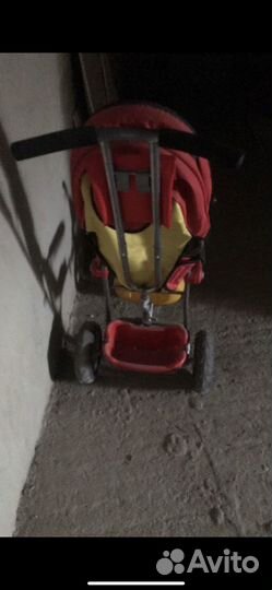 Детский велосипед с ручкой