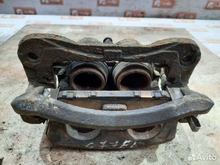 Суппорт передний левый Nissan Patrol Y61 RD28TI